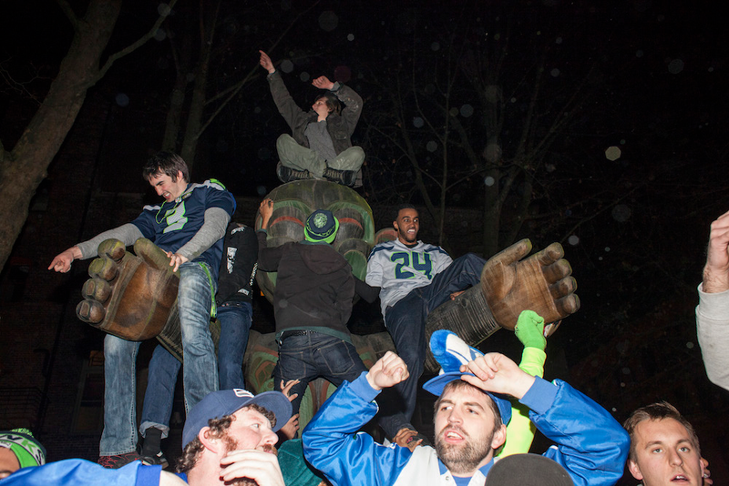 Illustration for article titled Shirtless, Drunk, And Champions: Scenes From The Seattle Celebrations